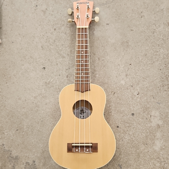 Amahi Ukuleles Other - Natural Wood Ukulele with Light Brown Neck